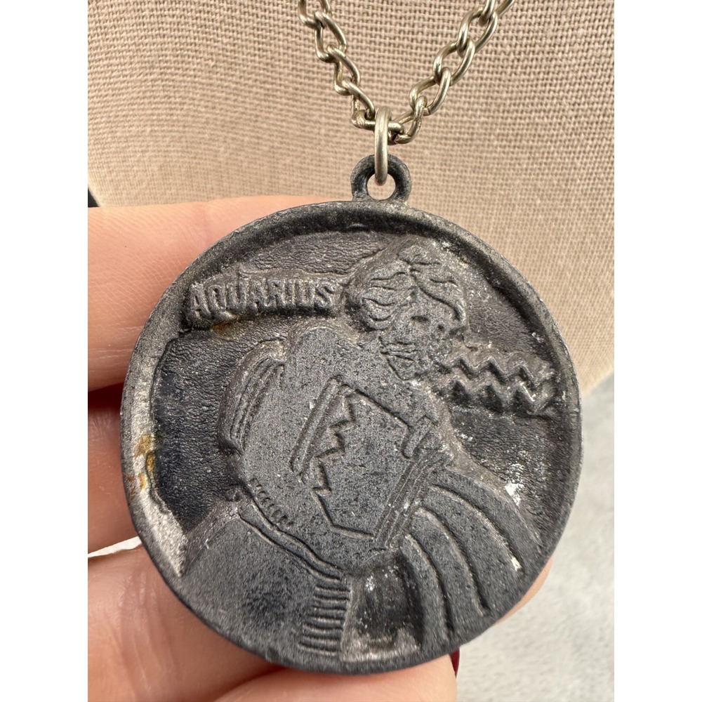 Vintage Zodiac Aquarius Pendant Necklace Silver Tone‎ 26"